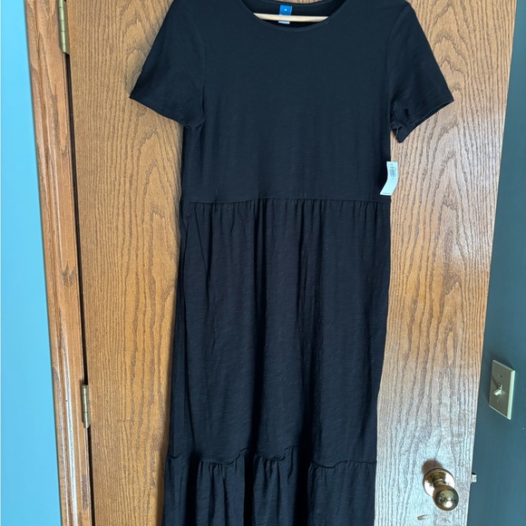 NWT Old Navy Tiered Black Dress with pockets- super cute! Never been worn. - Picture 7 of 7